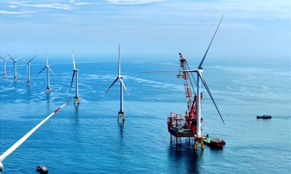 Dünyanın ilk 16 megavat kapasiteli deniz rüzgar türbini elektrik üretmeye başladı